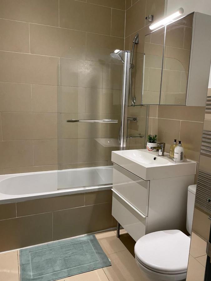 2 Bed Apartment Close To City Centre Cardiff Exterior photo