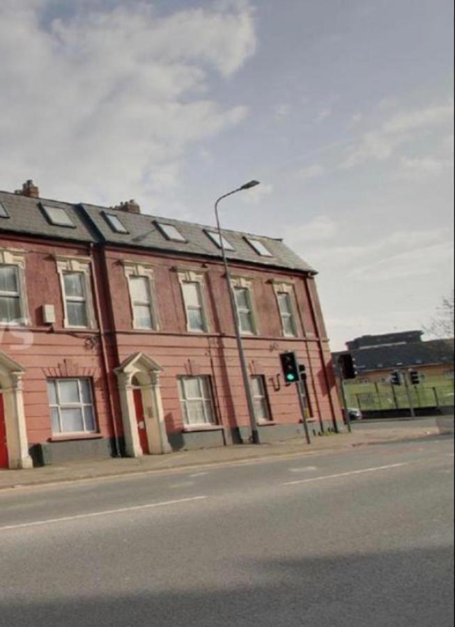 2 Bed Apartment Close To City Centre Cardiff Exterior photo